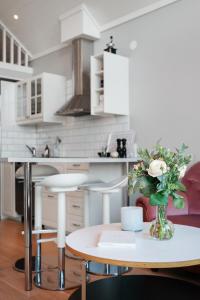 Cucina o angolo cottura di Charming Sea-view Haven by AJF Dream Living