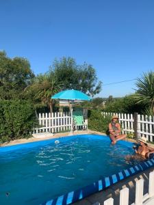 Πισίνα στο ή κοντά στο Cabañas La Soñada del Río +19 φωτογραφίες