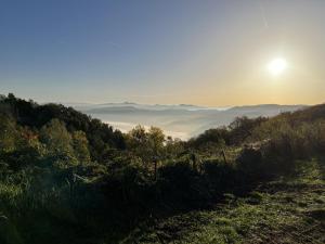 Gallery image of Case Vista Alta Langa, Appartement Bella Vista in Cravanzana +16 photos