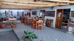 Lounge nebo bar v ubytování Hostal El Colibri