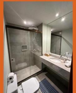 Ein Badezimmer in der Unterkunft BobZ Concept 315
