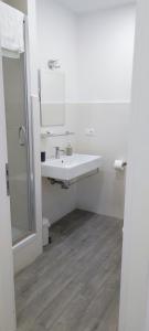 A bathroom at 247 Luxury Rooms Trastevere