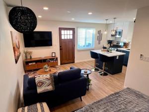 Beautiful Studio with Outdoor Patio