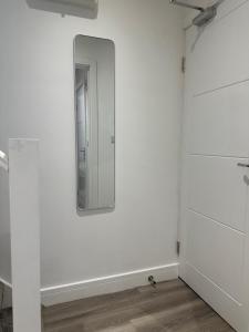 Ett badrum på Studio Flat in Luton Town Centre