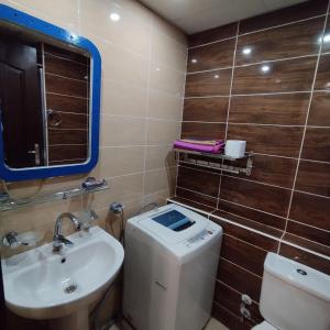 Bathroom sa Florenza Khamsin Studio