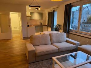 A seating area at Beautiful Flat in Etterbeek