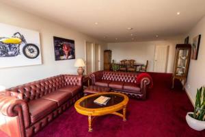 Gallery image of Moonlight Bay and Gallery Ocean View King Suite #2 in Newhaven