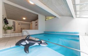 Πισίνα στο ή κοντά στο Holiday Home Fjælstaunijn Nexø Denm