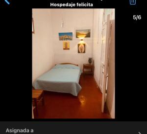 1 dormitorio con 1 cama en una habitación en Hospedaje Felícita en Pimentel