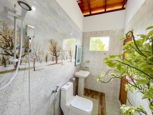 Et bad på Dill Villa Matara Walpola - Cozy 3bedroom 2Bathroom -Entire Floor