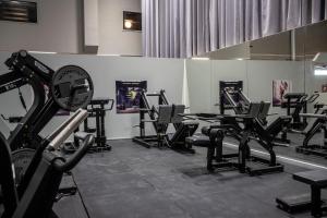 Fitness centrum a/nebo fitness zařízení v ubytování Playhotel