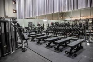 Fitness centrum a/nebo fitness zařízení v ubytování Playhotel