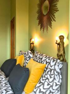 Posteľ alebo postele v izbe v ubytovaní Bon Blois, cosy et charmant face à la Loire