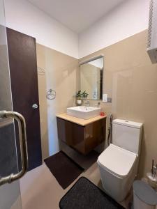 Ένα μπάνιο στο ESTA - Sea View Luxury Beach Apartment