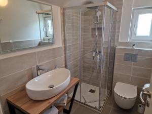 Bilik mandi di Apartmani Devcic +29 gambar
