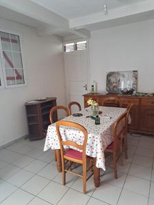 Fotografie z fotogalerie ubytování Appartement VIEUX HAB v destinaci Vieux-Habitants + 3 fotografie