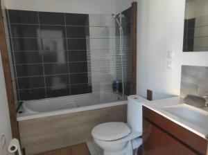Ένα μπάνιο στο appartement 3 personnes +6 φωτογραφίες
