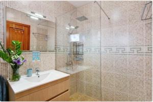 A bathroom at Villa Amistad
