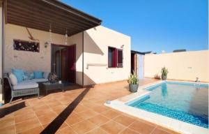 The swimming pool at or close to Villa Amistad