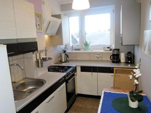 O bucătărie sau chicinetă la Cozy apartment in Mi dzyzdroje for 4 people