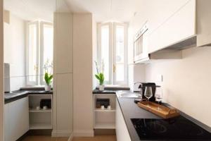 A kitchen or kitchenette at Giulia Luxury Suite Még 11 kép