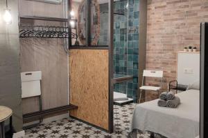 Ένα μπάνιο στο "El Rincón de Sevilla IV" A 9 min en metro del centro de Sevilla