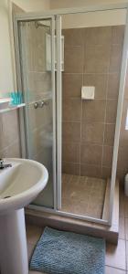 Ένα μπάνιο στο TWENTY ONE RIVER CLUB VILLAS +5 φωτογραφίες