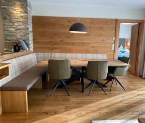 Fotografie z fotogalerie ubytování Biancas Luxury Apartment close Ischgl Spa & Pool ganze Ferienwohnung v destinaci Kappl