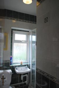 Koupelna v ubytování Clift Guest House + 37 fotografií