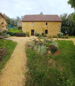 Ogród w obiekcie Gîtes Le clos de Veyrignac
