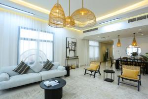 Posezení v ubytování Al Bandar Luxury Villa with private pool - Al Dana Island Fujairah