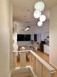 Kjøkken eller kjøkkenkrok på Room 580m bts Prompong