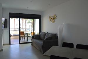 Posezení v ubytování Albir Beach Apt