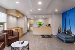 Гостиная зона в Extended Stay America Suites - St Louis - Fenton