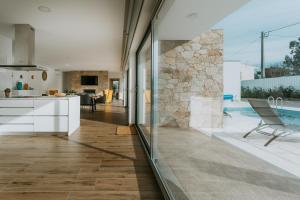 Η κουζίνα ή μικρή κουζίνα στο Quinta Chão do Ribeiro