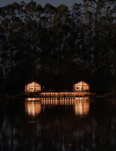 Příroda nedaleko luxury tent