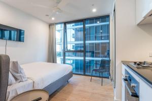 Kuchyň nebo kuchyňský kout v ubytování Cozy 1bed Studio in South Brisbane Next to Station