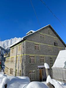 SNOWFLAKE Homestay during the winter