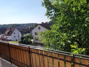 una vista desde el balcón de nuestra casa en Ferienwohnungen Handwerger en Hollfeld