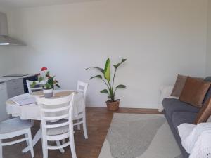 منطقة جلوس في The Tiny Abode