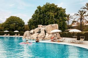 Bazén v ubytování Falkensteiner Club Funimation Garden Calabria nebo v jeho okolí