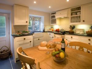 Η κουζίνα ή μικρή κουζίνα στο 3 Bed in Coniston LCC46