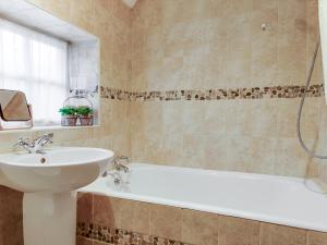 Vannituba majutusasutuses 2 Bed in Holt NCC14 +18 fotot