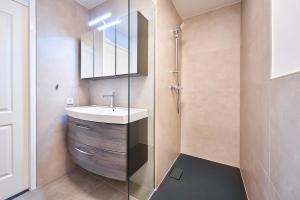 Ένα μπάνιο στο Appartement Amelanderoase 82 im Amelander Paradijs +12 φωτογραφίες