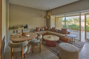 Posezení v ubytování ERTH Abu Dhabi Hotel