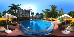 Goa Villagio Resort & Spa - A Unit of IHM, 10 Min Walk from Beach内部或周边的泳池