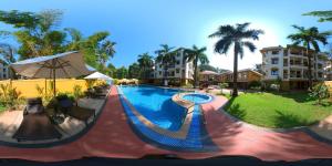 Goa Villagio Resort & Spa - A Unit of IHM, 10 Min Walk from Beach内部或周边的泳池
