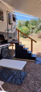 冈尼达RV Caravan in Rural Setting on Edge of Town close to AgQuip的相册照片