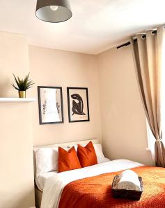 The Matisse tesisinde bir odada yatak veya yataklar
