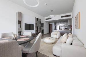 Фотография из галереи Luxurious 2-bdapt Jlt 9 Mins Walk To Dmcc Metro в Дубае